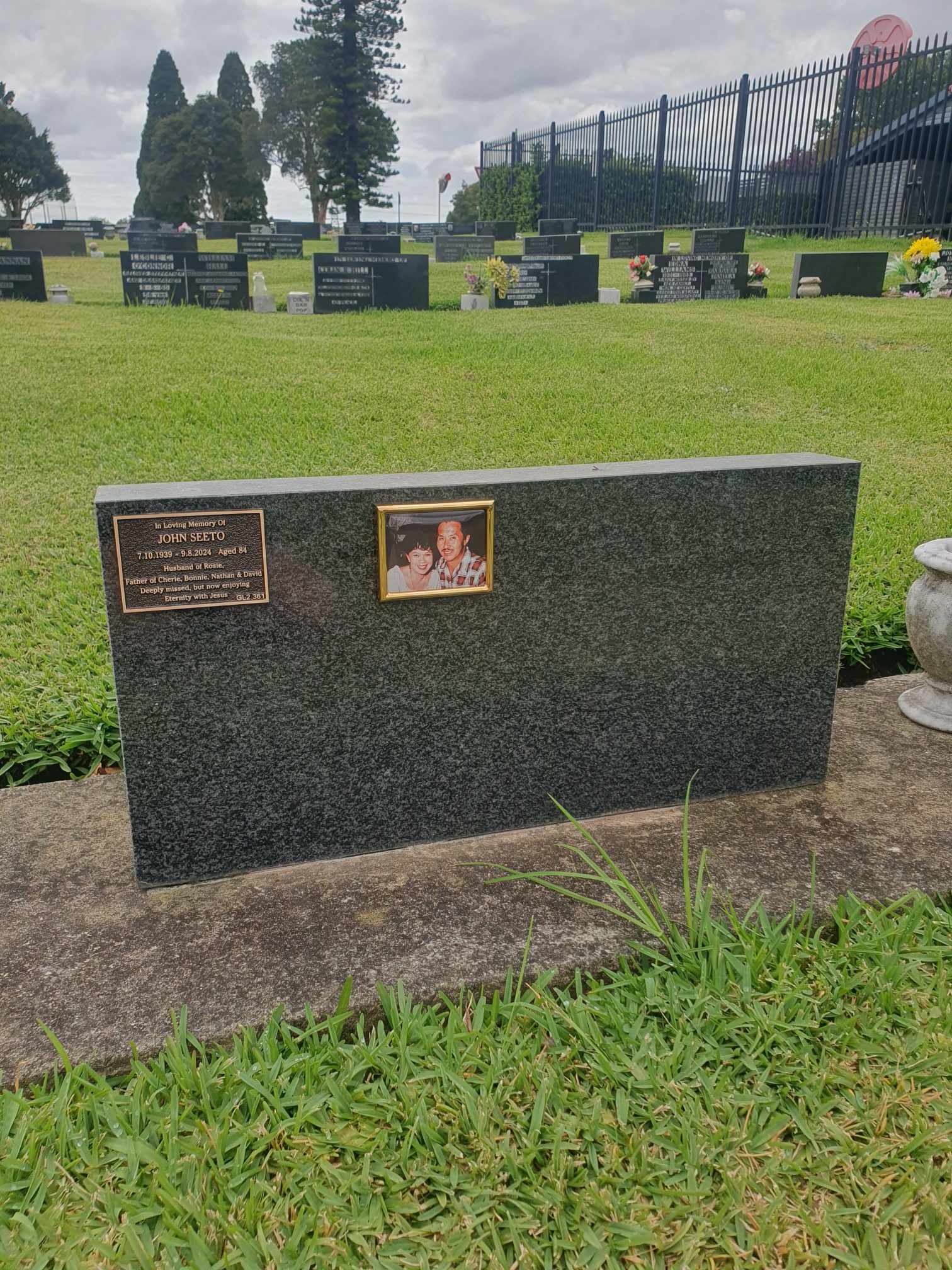headstone